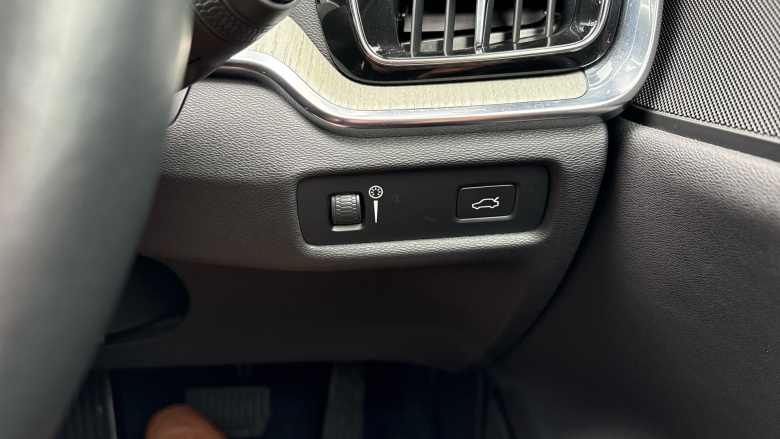 Volvo V60 2.0 B4D Cross Country 5dr AWD Auto Diesel Estate